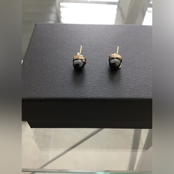 New Designer Juan Velez 14k gold wire cabochon stud earrings. Beautiful - Picture 1 of 4